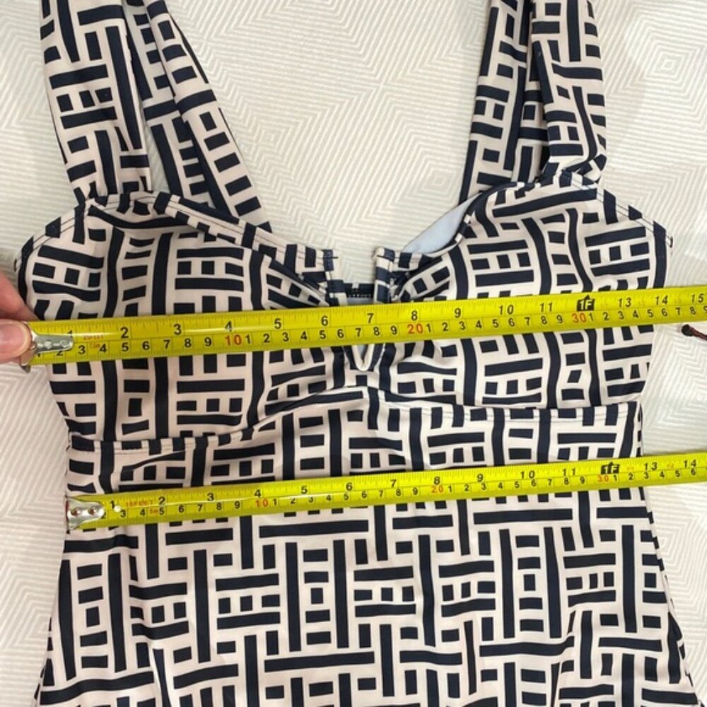 Geometric Patterned One-Piece Swimsuit - Picture 13 of 16